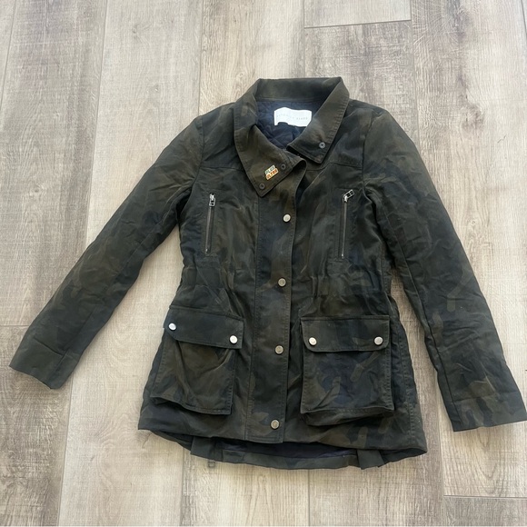 Veronica Beard USA WMN Size 2 Army Green Glade Jacket Camo Funnel Neck EUC - Picture 1 of 16